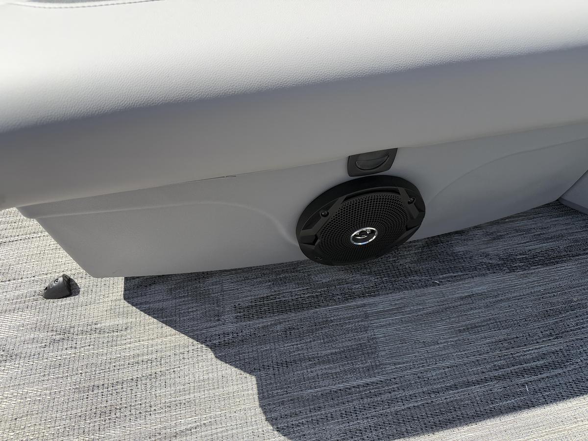 2026 Bentley Pontoons Legacy 200 Cruise