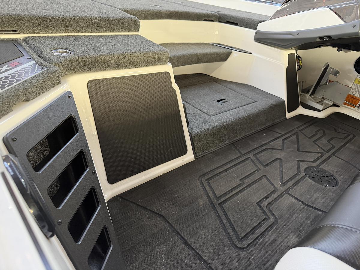 Used 2025 Skeeter FX20LE