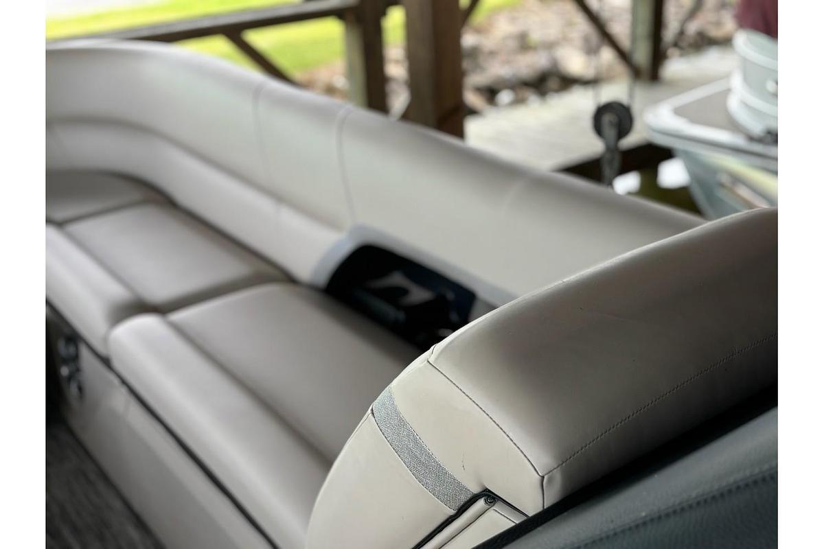 2024 Crest Pontoons Caribbean LX 250SLRC CP3