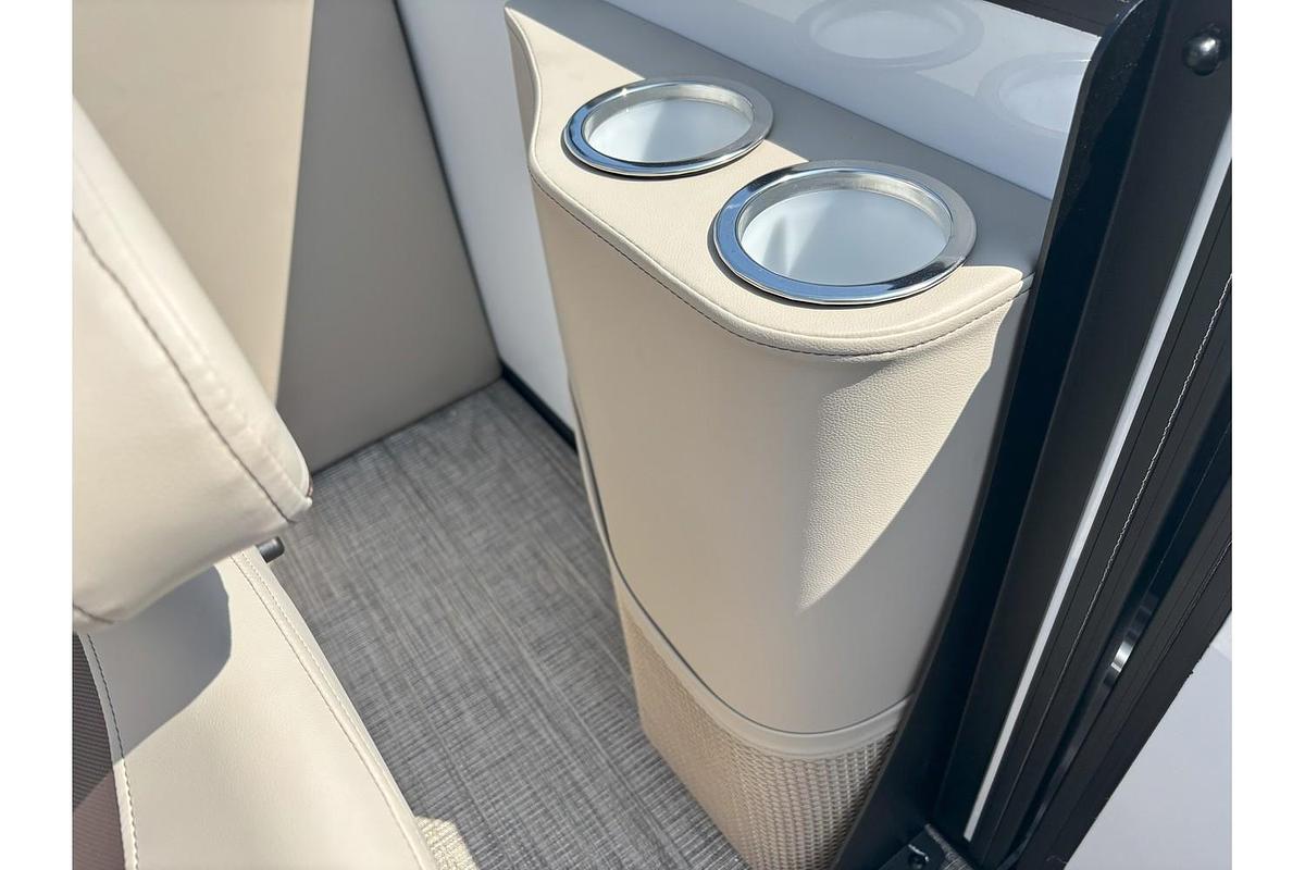 2026 Bentley Pontoons Legacy 223 Navigator