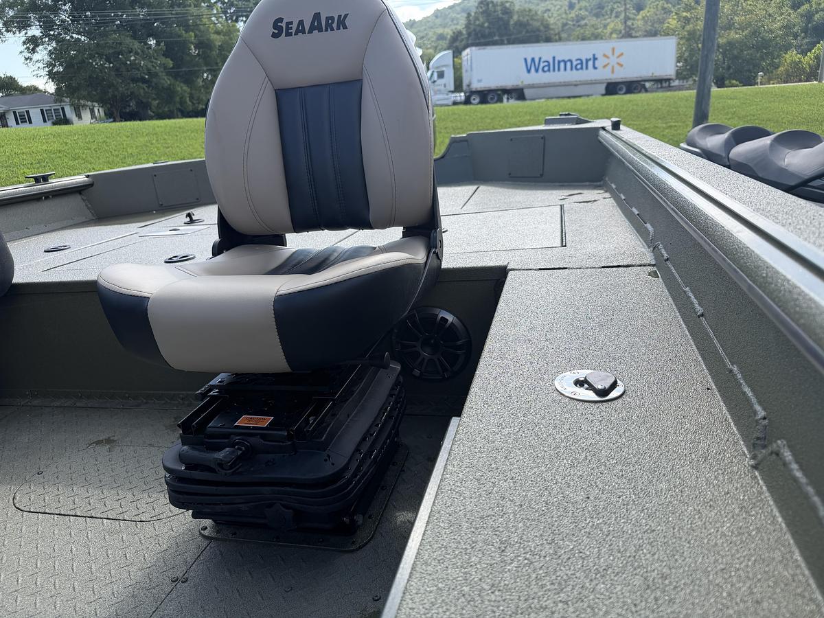 2027 SeaArk Flex 21 Pro