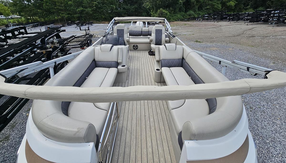 Used 2021 Silver Wave 2410 JS