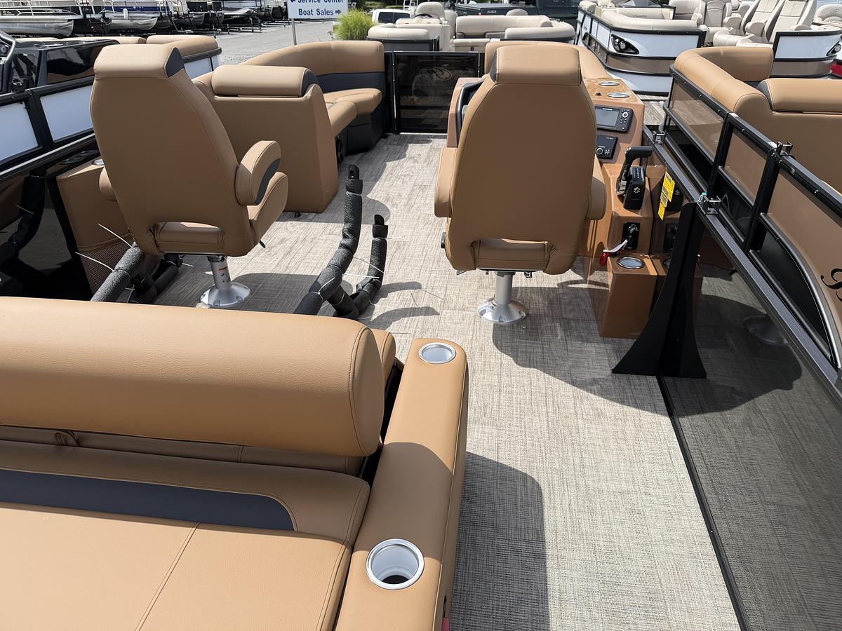 2027 Bentley Pontoons Legacy 223 Swingback