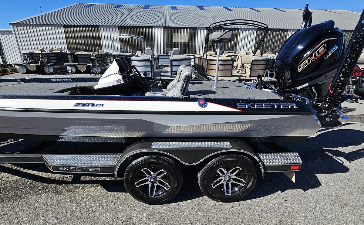 Used Used 2022 Skeeter ZXE21 powered by Yamaha VF250LB. 2022 Skeeter Tandem Axle Trailer.