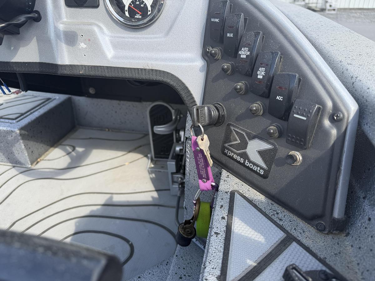 Used 2023 XPRESS X21 PRO