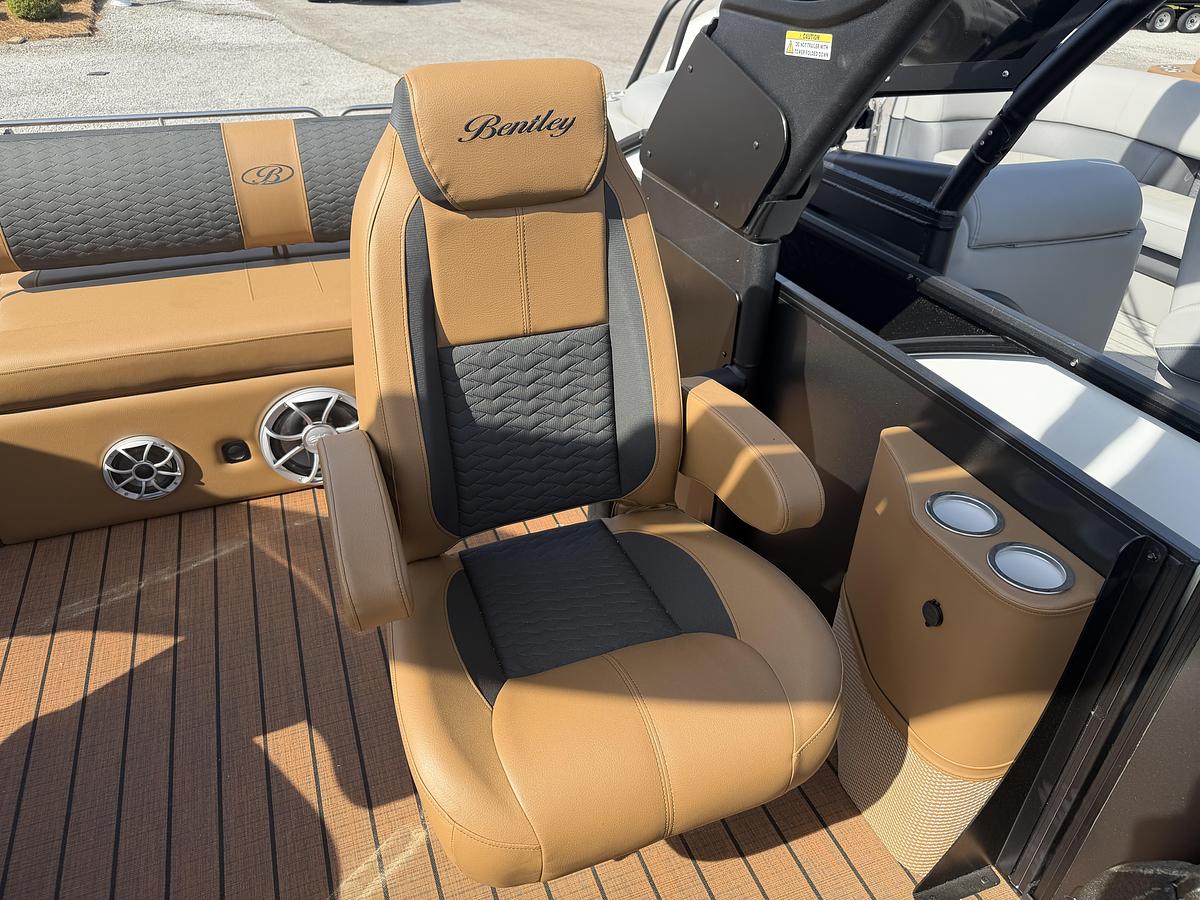 2026 Bentley Pontoons Elite 253 DC Swingback