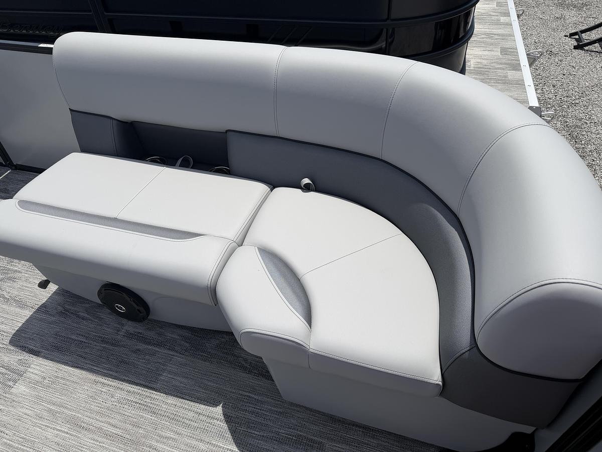 2026 Bentley Pontoons Legacy 200 Cruise