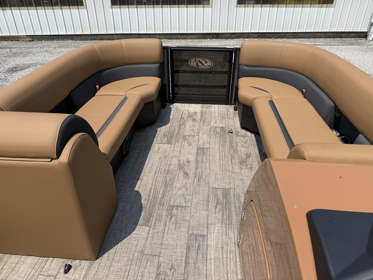 2027 Bentley Pontoons Legacy 223 Swingback
