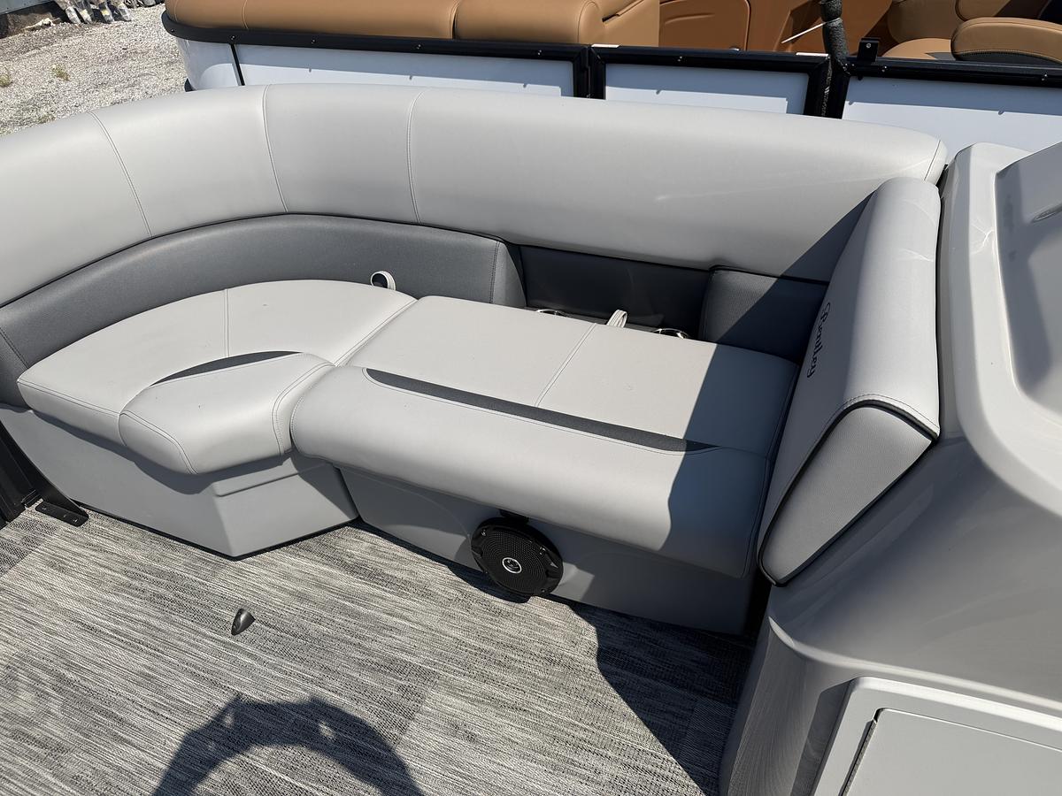 2027 Bentley Pontoons Bolt 223