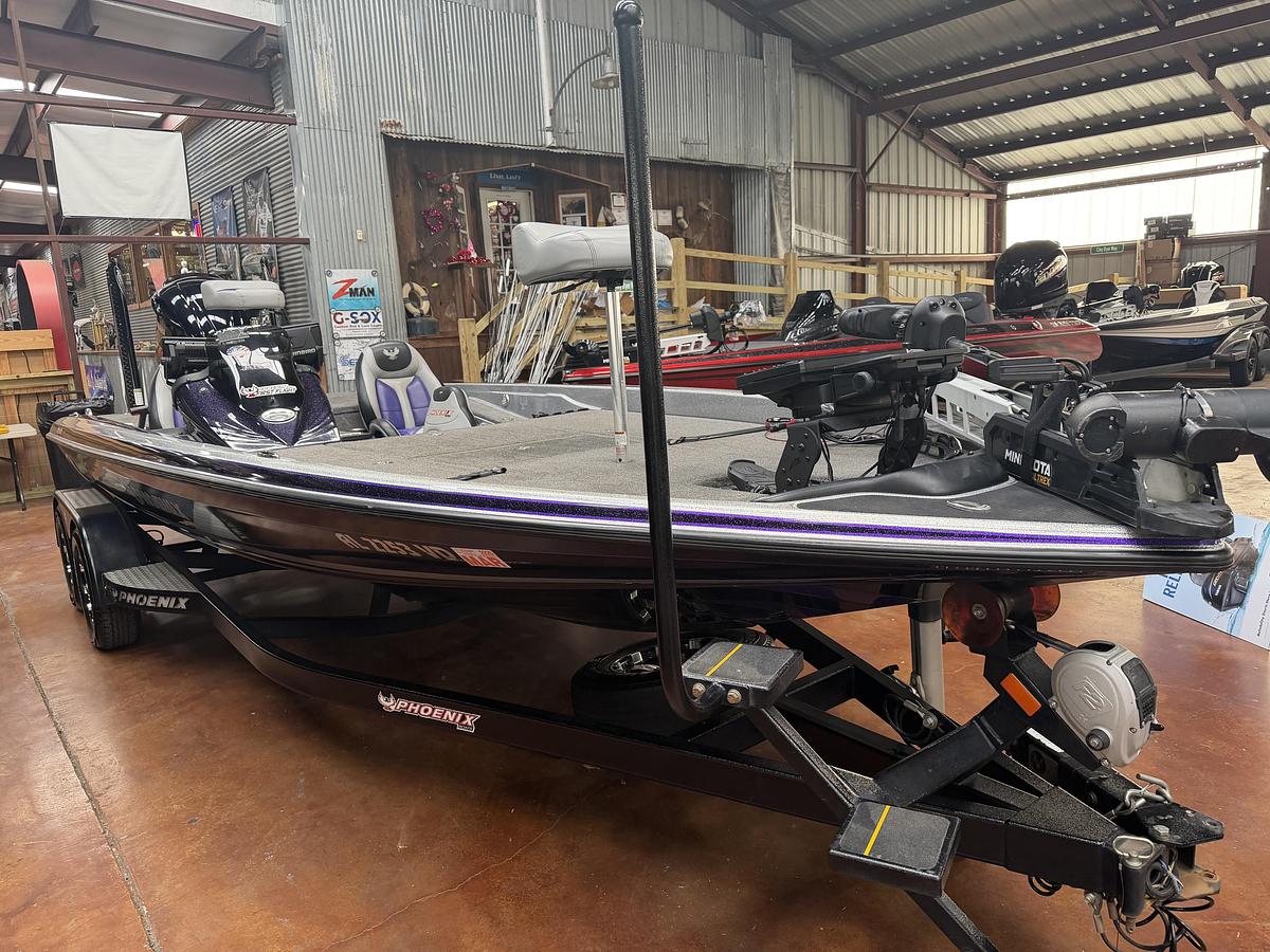 Used 2019 Phoenix 921