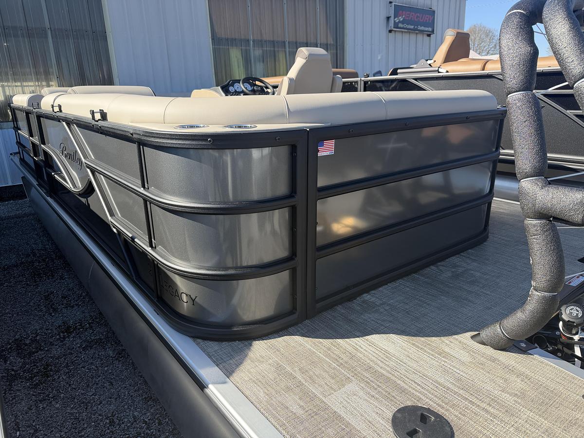 2026 Bentley Pontoons Legacy 223 Cruise XL