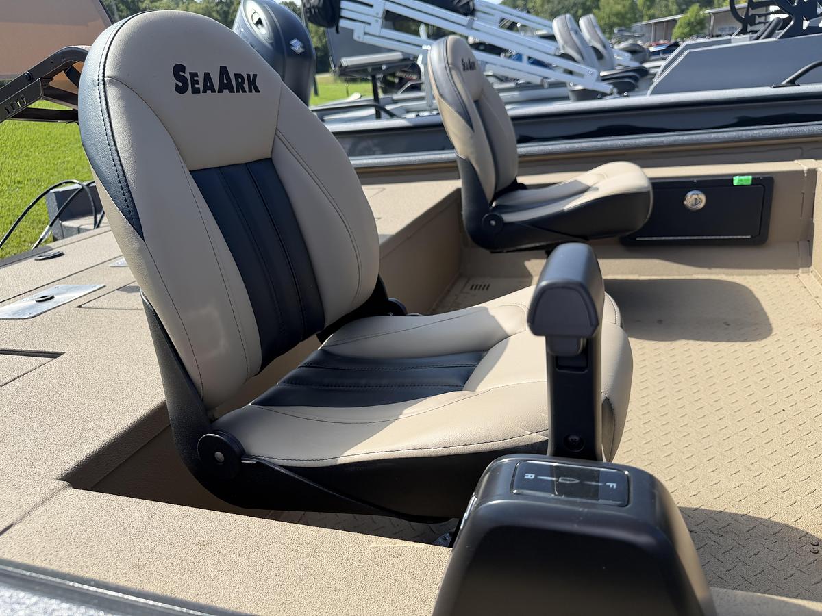 2027 SeaArk Flex 19