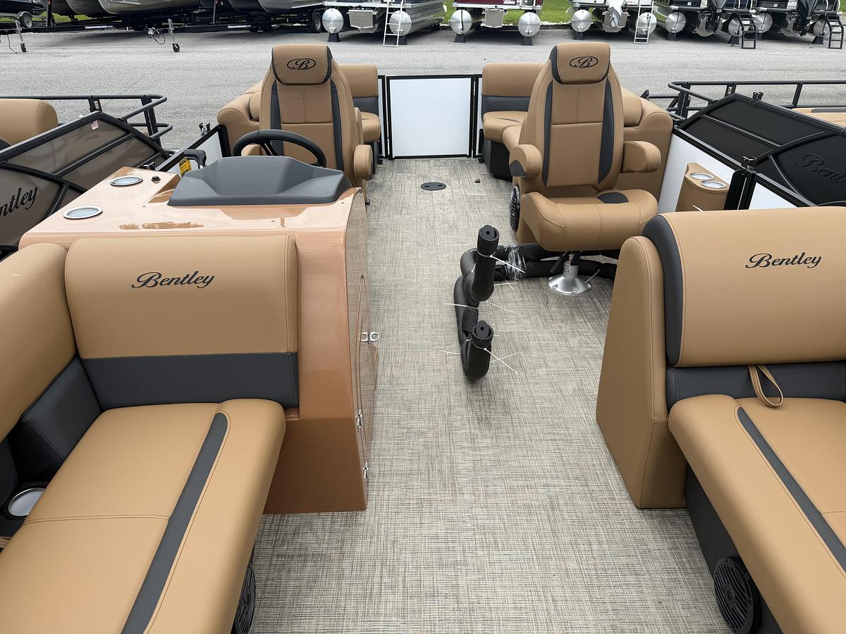 2027 Bentley Pontoons Legacy 223 Navigator