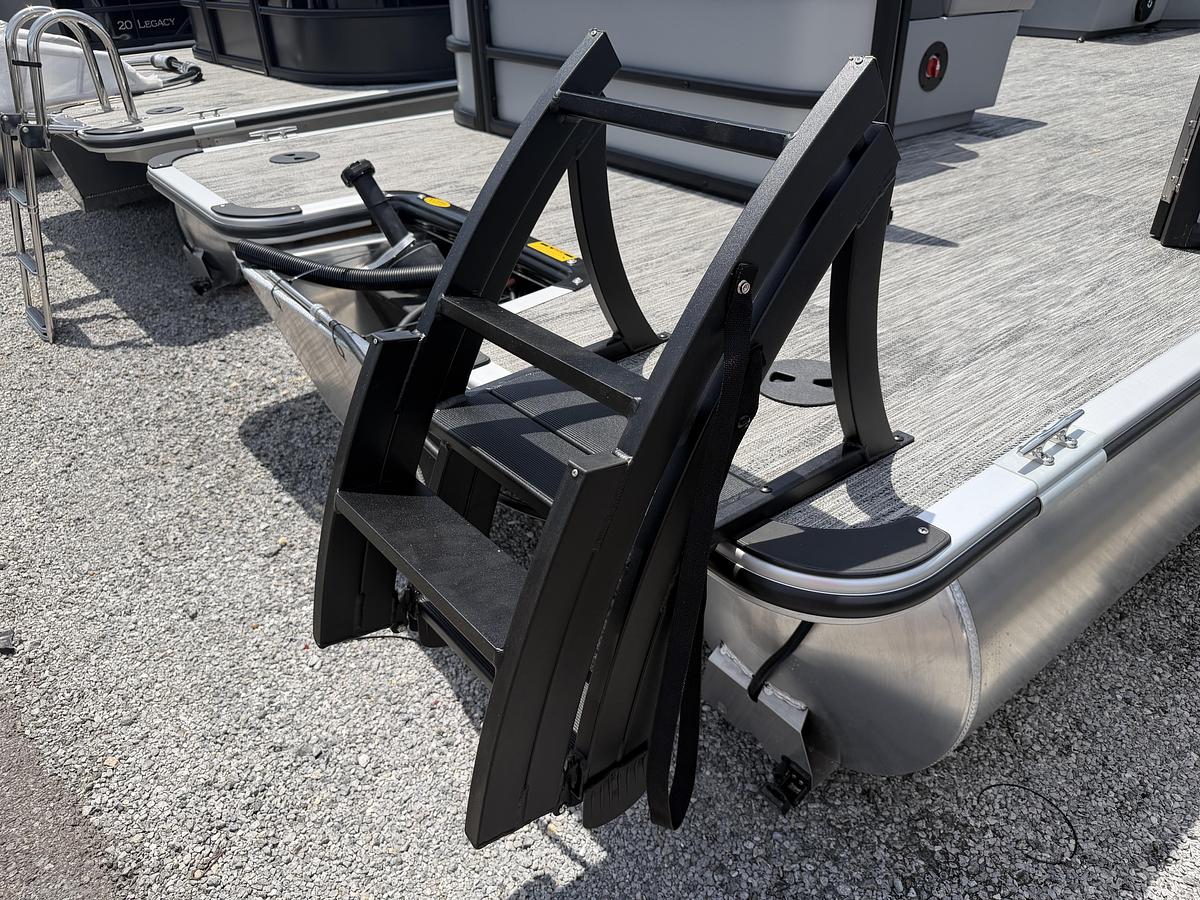 2026 Bentley Pontoons Legacy 200 Cruise