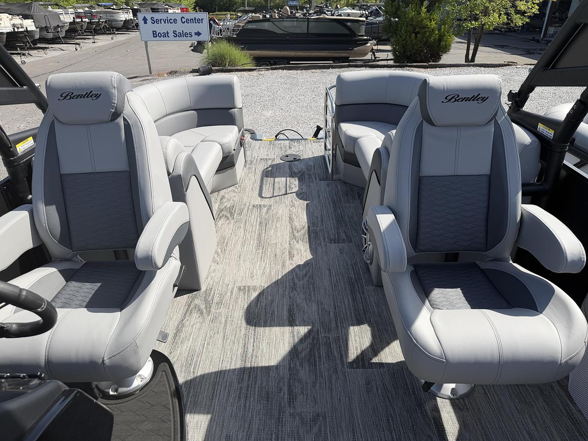 2026 Bentley Pontoons Elite 223 Admiral