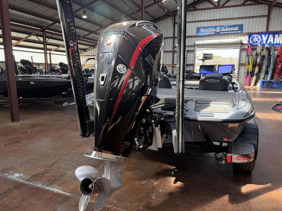 Used 2025 Phoenix 920 Elite