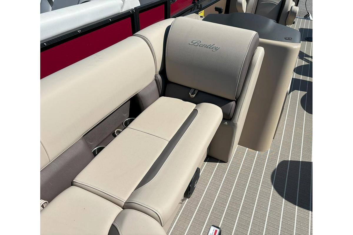 2024 Bentley Pontoons Legacy 220 Navigator