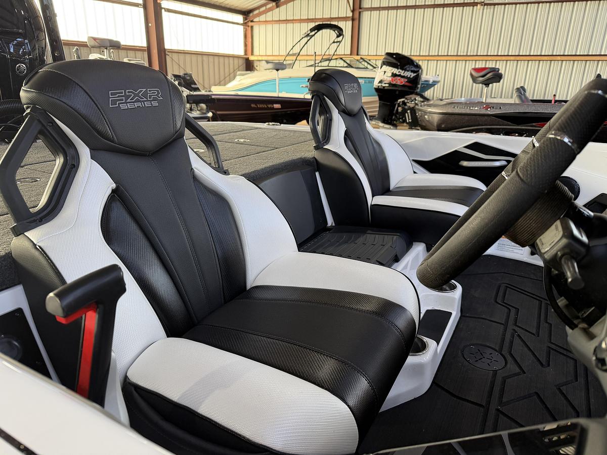 Used 2025 Skeeter FX20LE