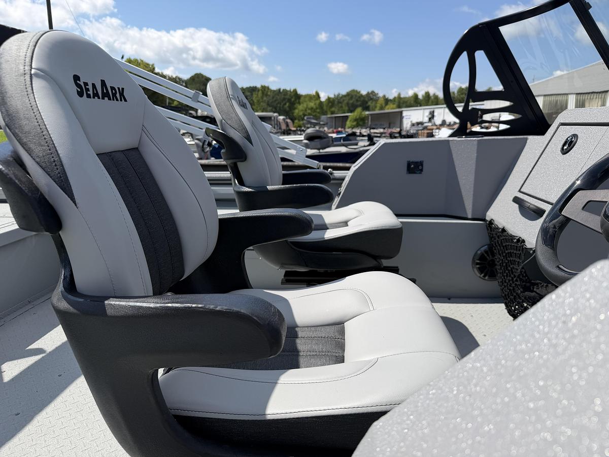 2027 SeaArk ProCat 200
