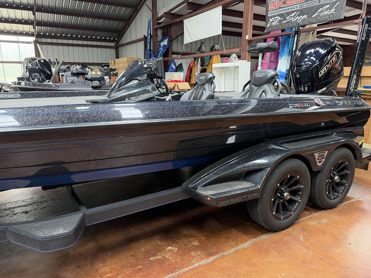 Used 2025 Skeeter FX21LE