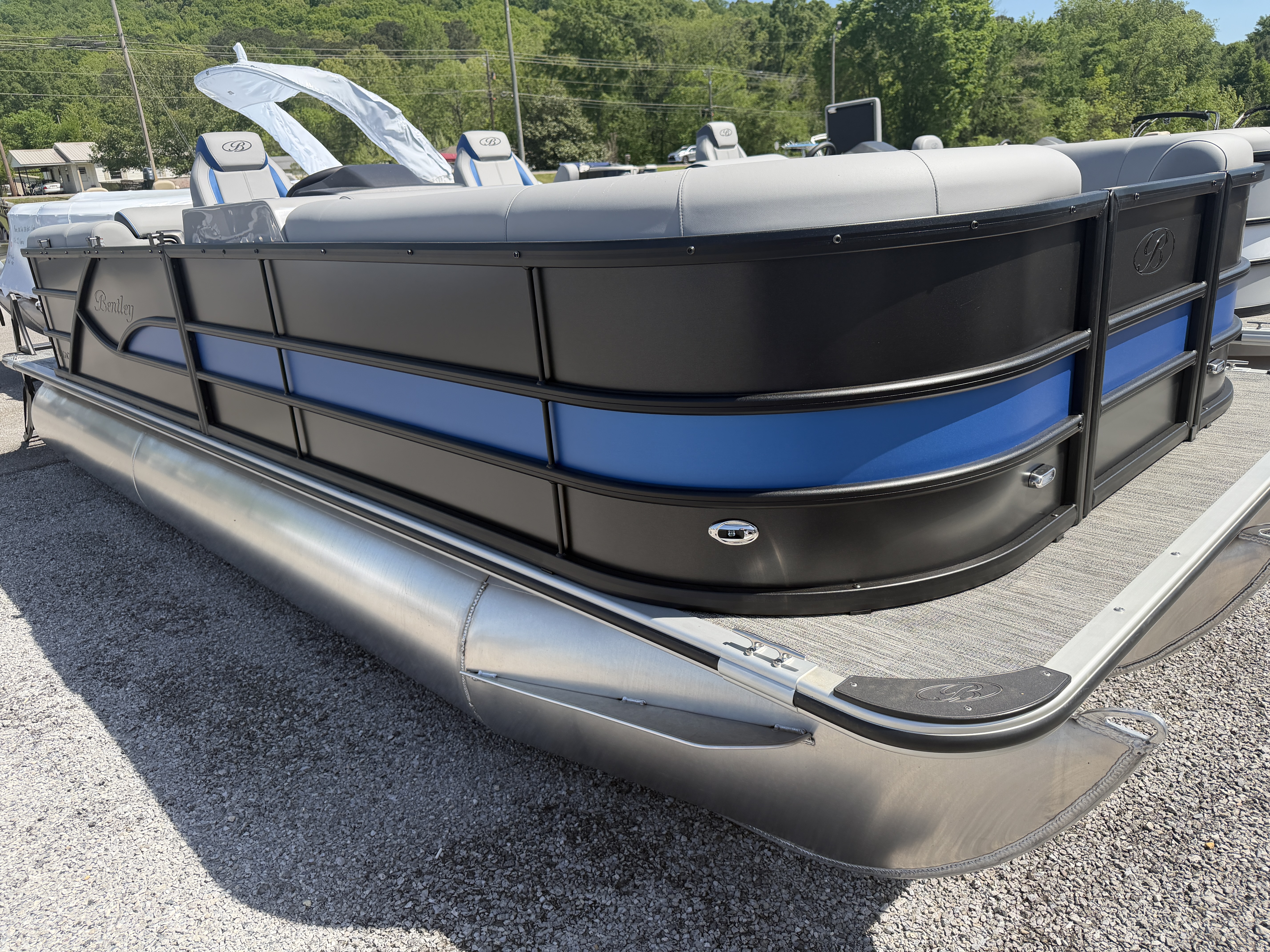 2026 Bentley Pontoons Legacy 223 Navigator
