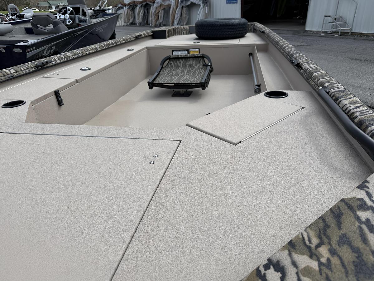 2026 Avid Boats 16 Commander