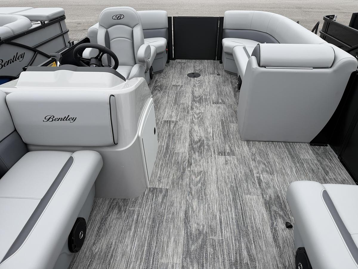 2026 Bentley Pontoons Bolt 200