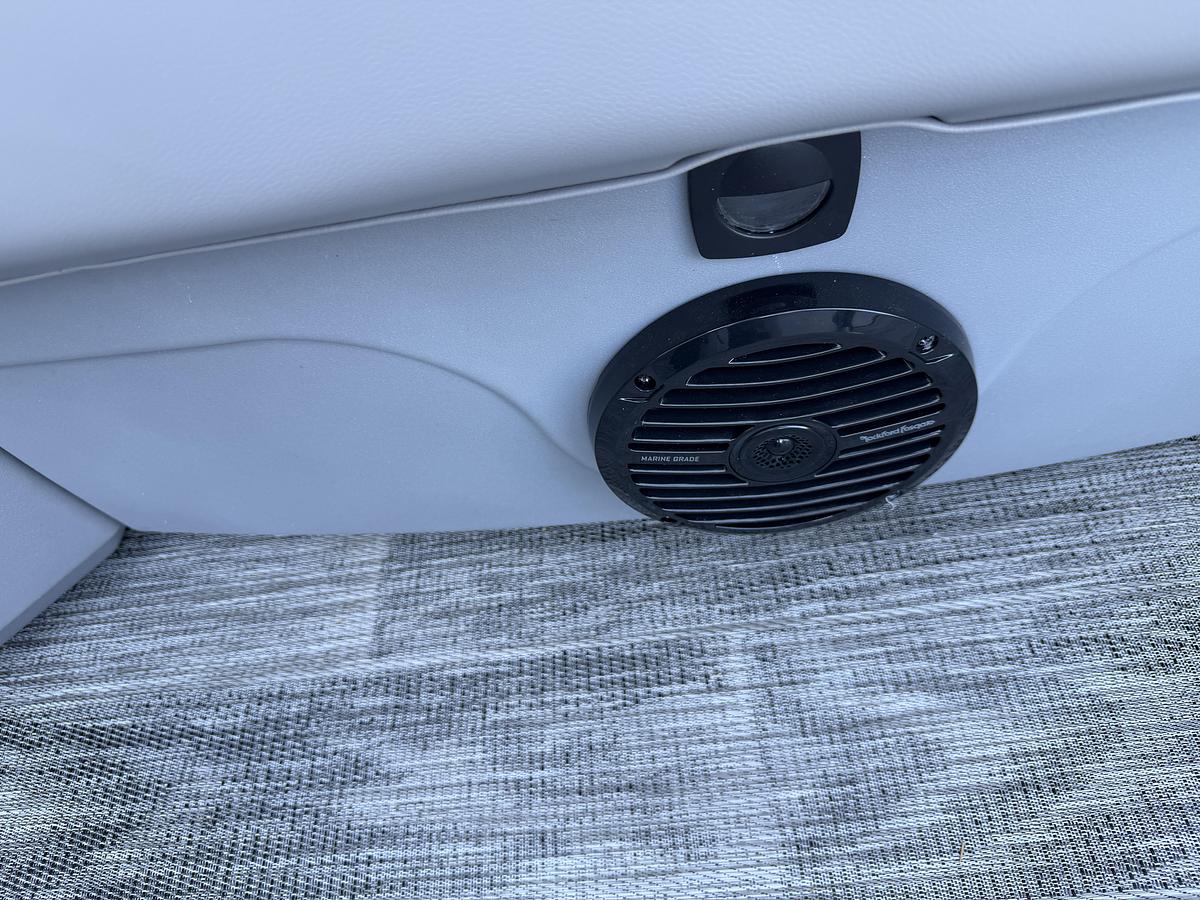 2026 Bentley Pontoons Legacy 223 DL Navigator