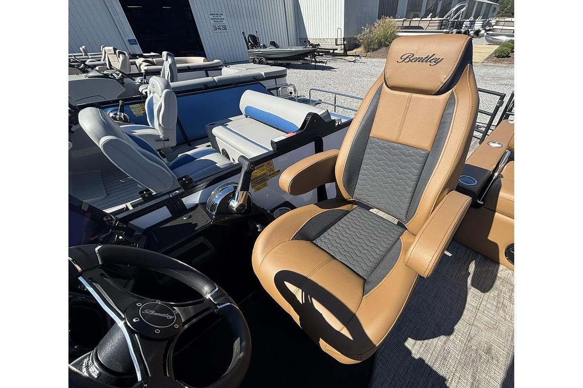 2026 Bentley Pontoons Elite 223 Swingback DC
