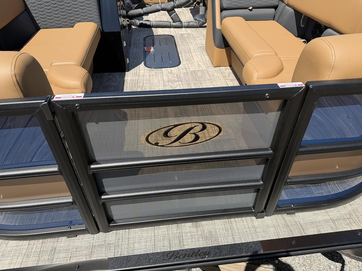 2026 Bentley Pontoons Elite 223 DC Swingback