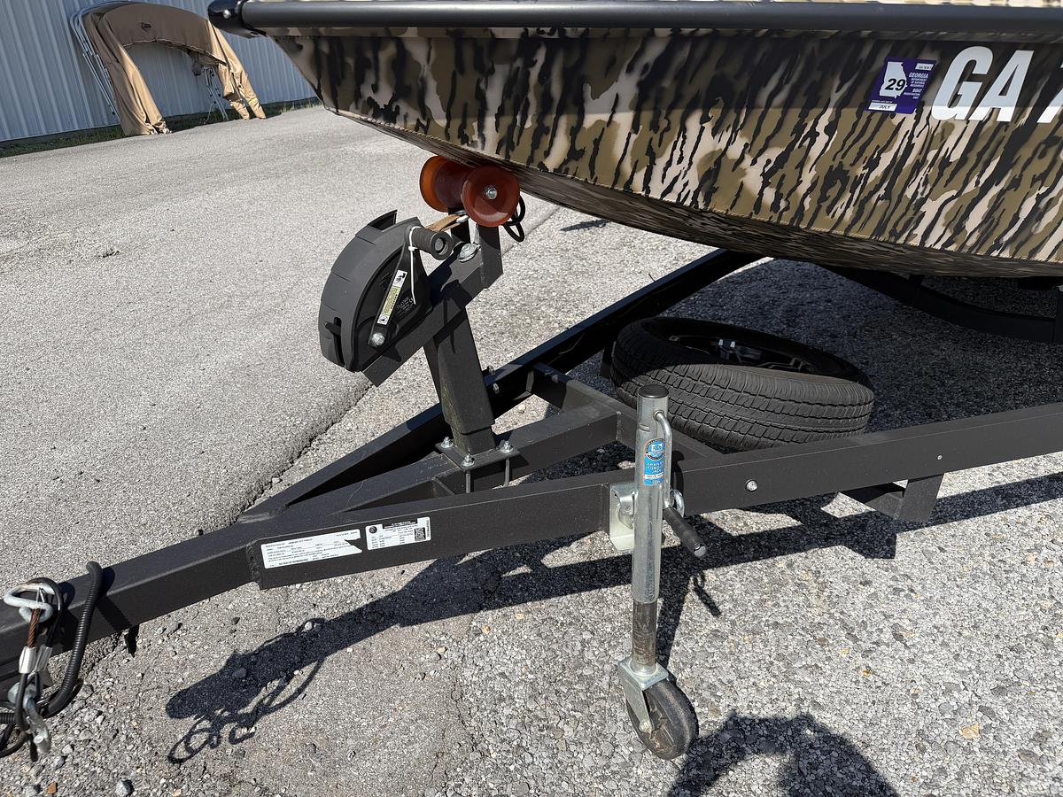 Used 2023 Avid Boats 18XC Crappie