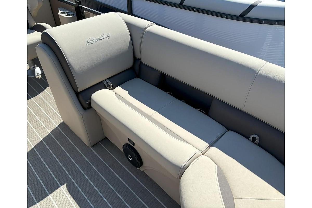 2024 Bentley Pontoons Legacy 220 Navigator