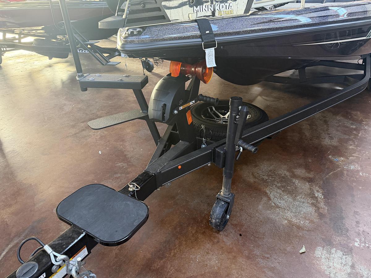 Used 2025 Skeeter ZX200