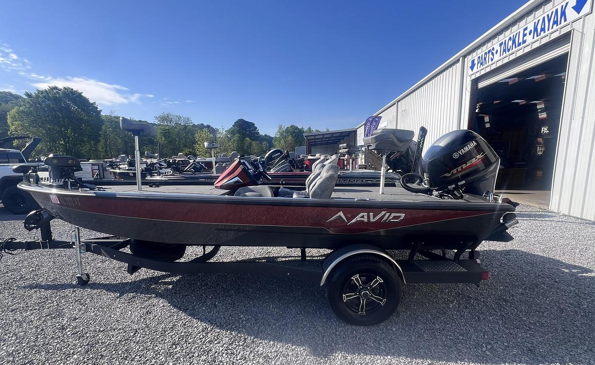 Used 2023 Avid Boats 18XB