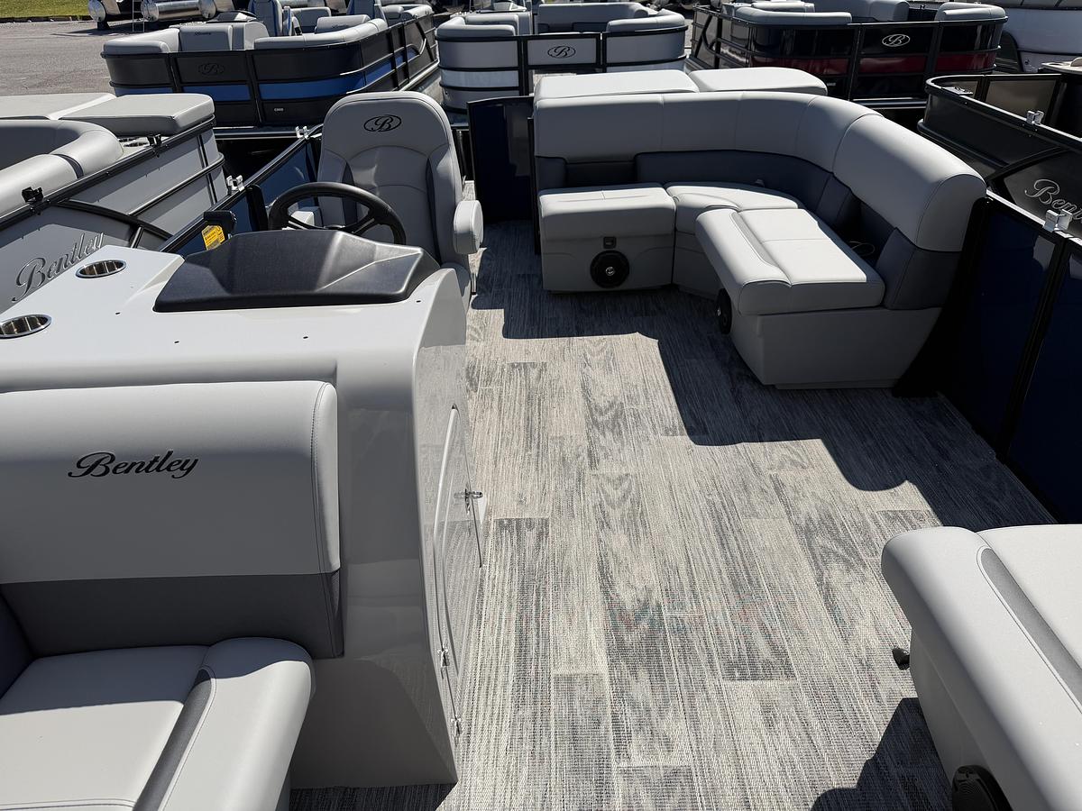 2026 Bentley Pontoons Legacy 200 Cruise