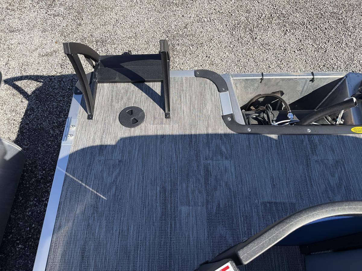 2026 Bentley Pontoons Legacy 200 Cruise