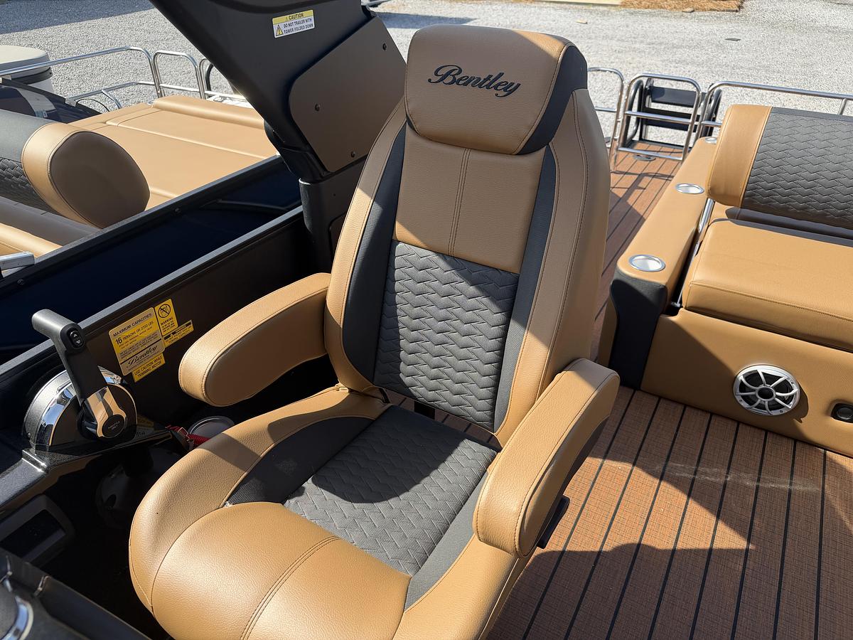 2026 Bentley Pontoons Elite 253 DC Swingback