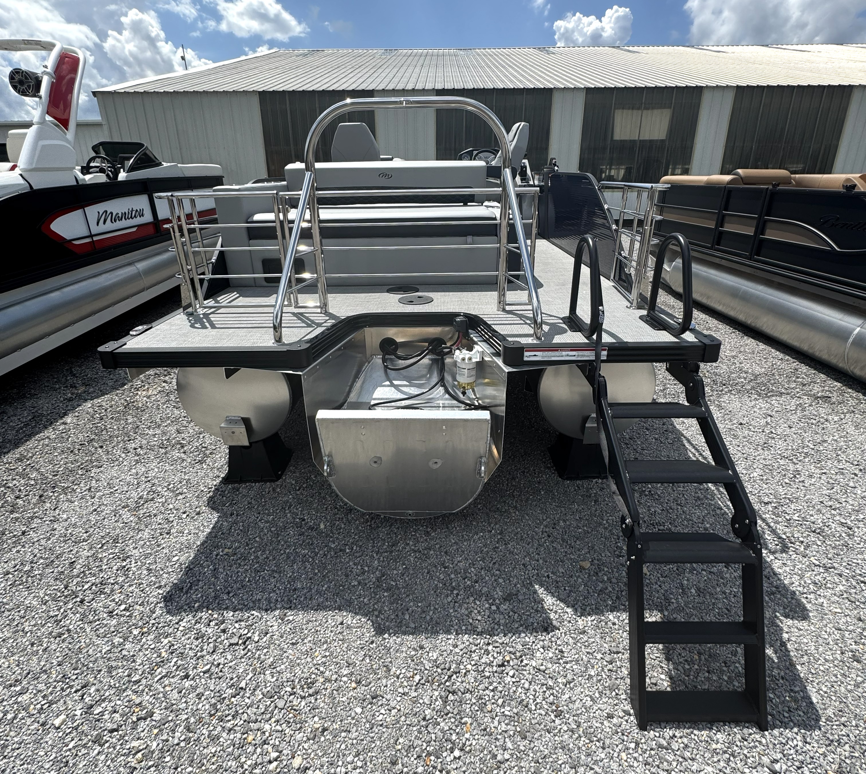 2027 Manitou 23 ENCORE SL SHP575