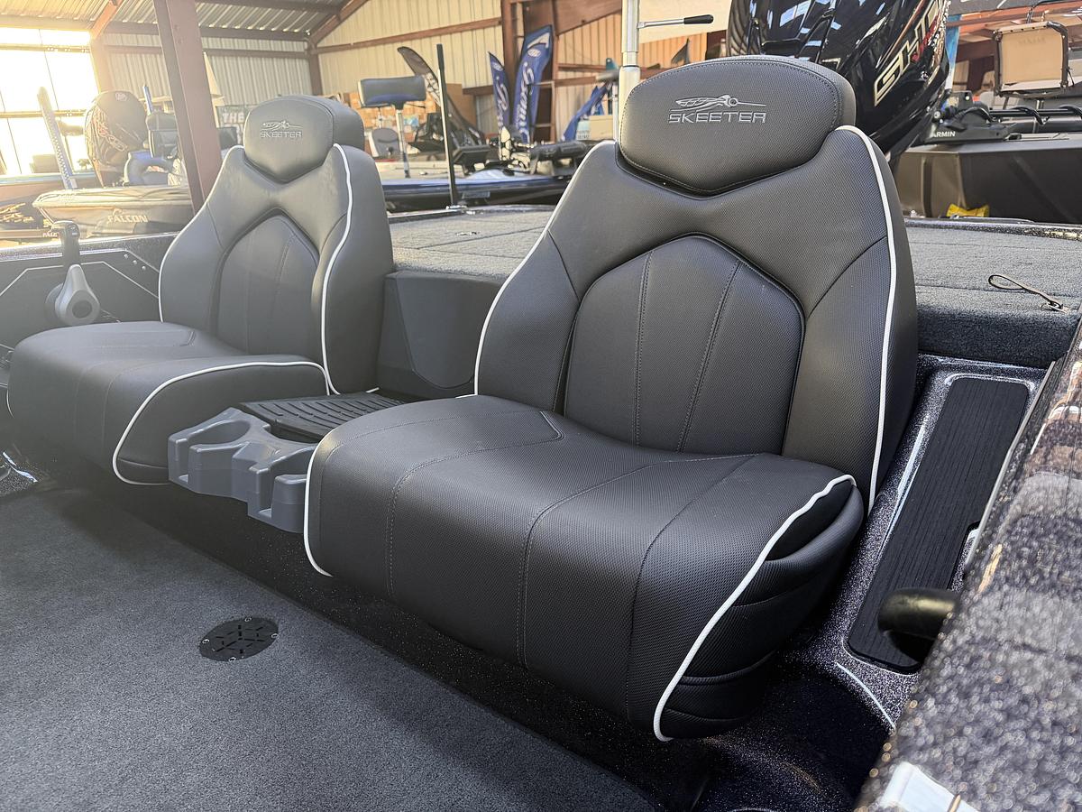 Used 2025 Skeeter ZX200