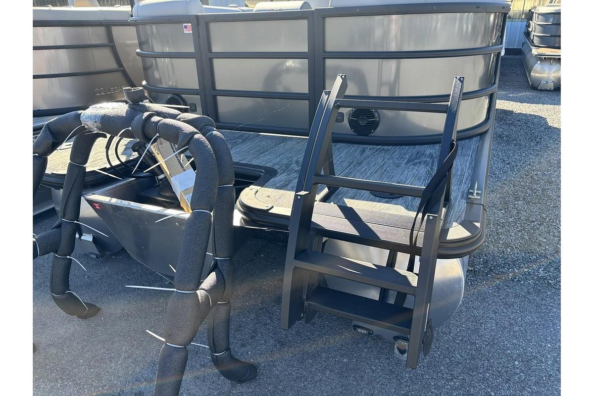 2026 Bentley Pontoons Legacy 223 Navigator