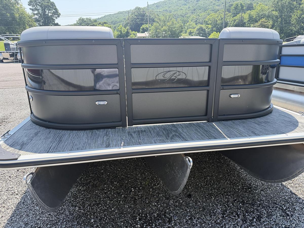 2027 Bentley Pontoons Bolt 200
