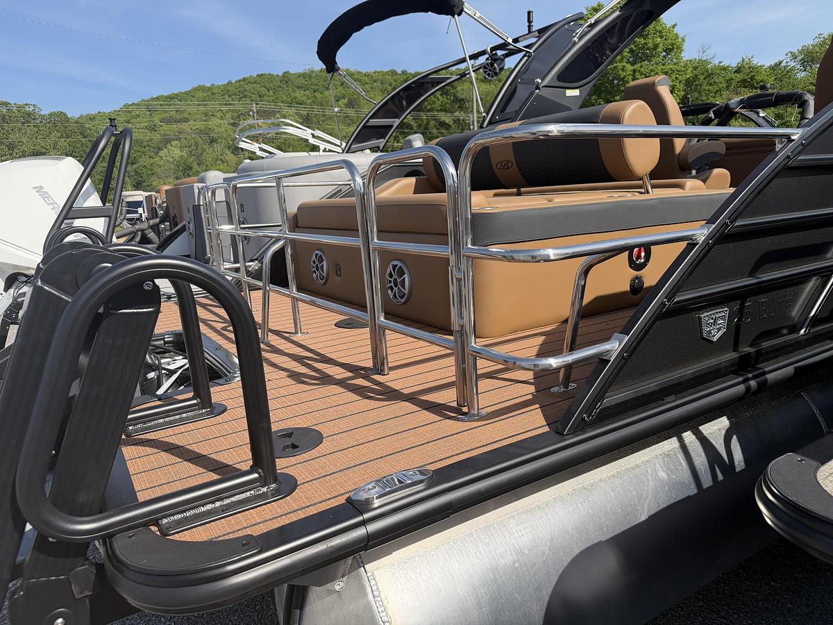 2026 Bentley Pontoons Elite 253 DC Swingback