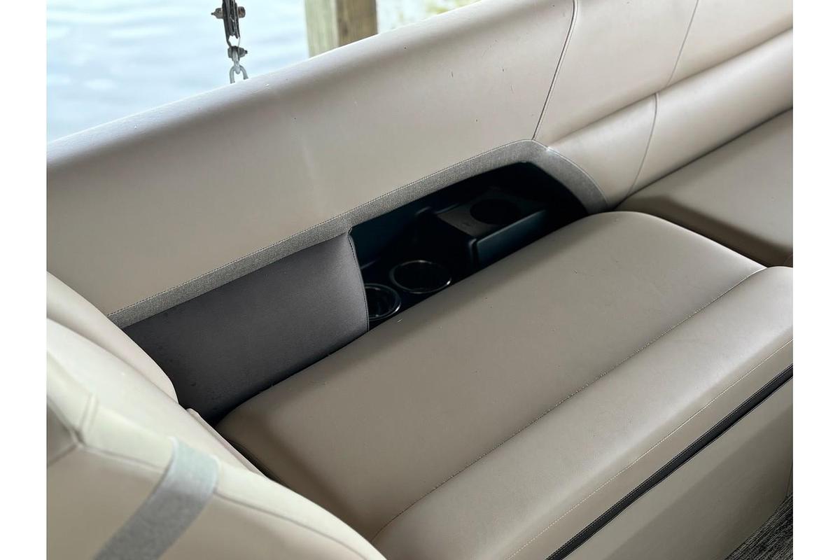 2024 Crest Pontoons Caribbean LX 250SLRC CP3