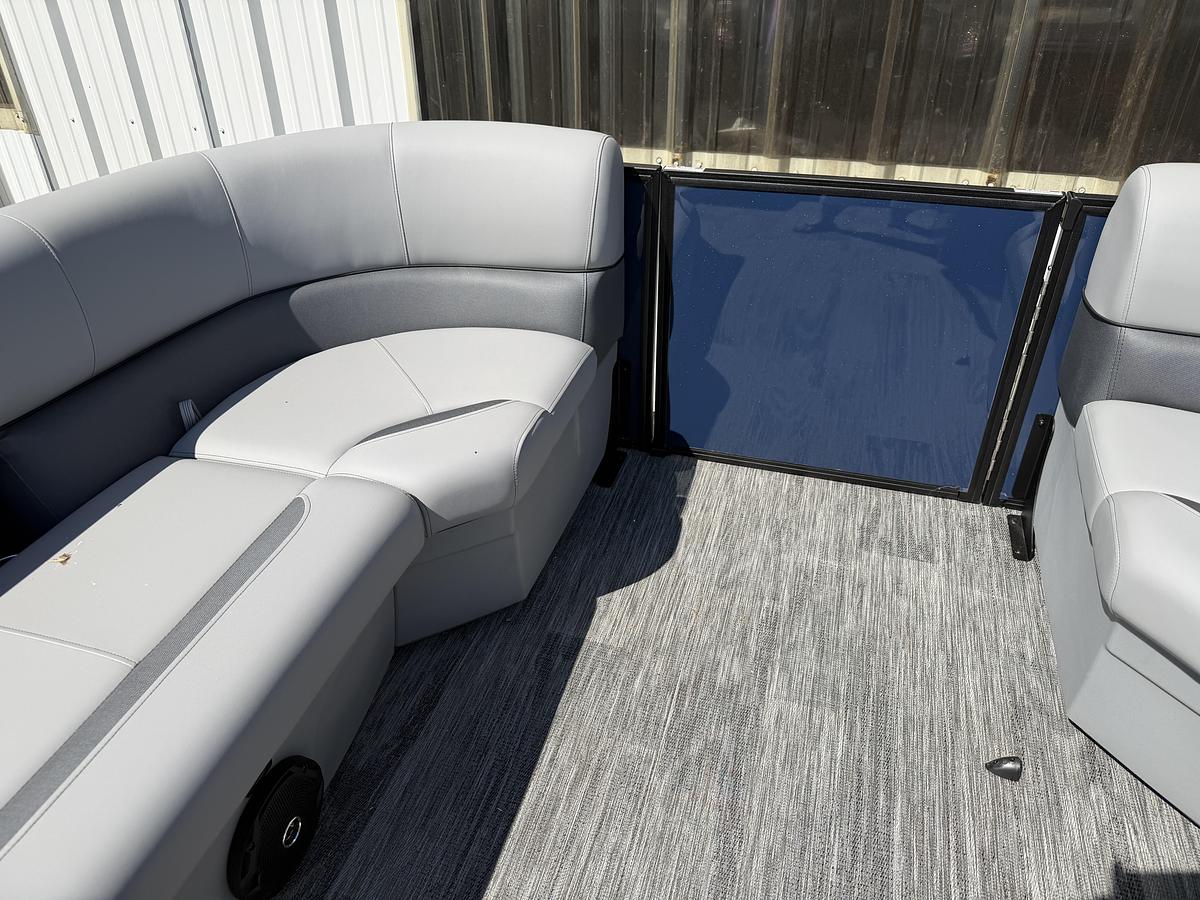 2026 Bentley Pontoons Legacy 200 Cruise