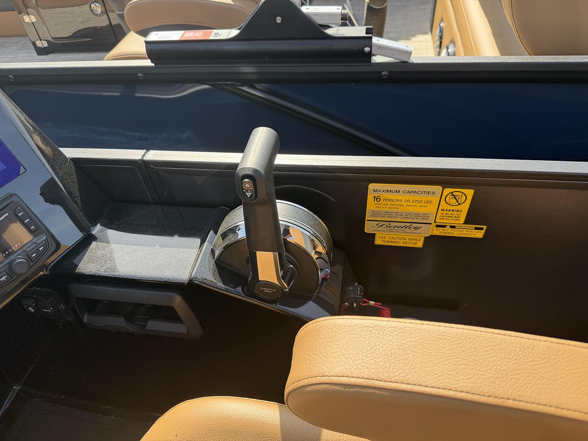 2026 Bentley Pontoons Elite 253 DC Swingback