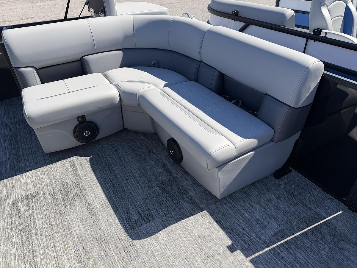 2026 Bentley Pontoons Legacy 200 Cruise