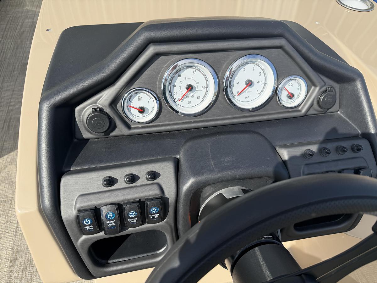 2026 Bentley Pontoons Legacy 223 Navigator