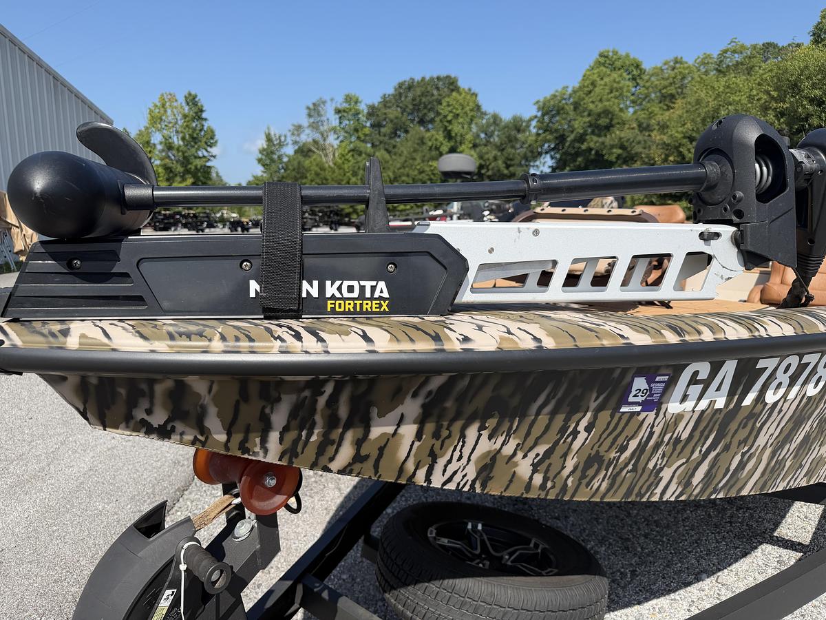 Used 2023 Avid Boats 18XC Crappie