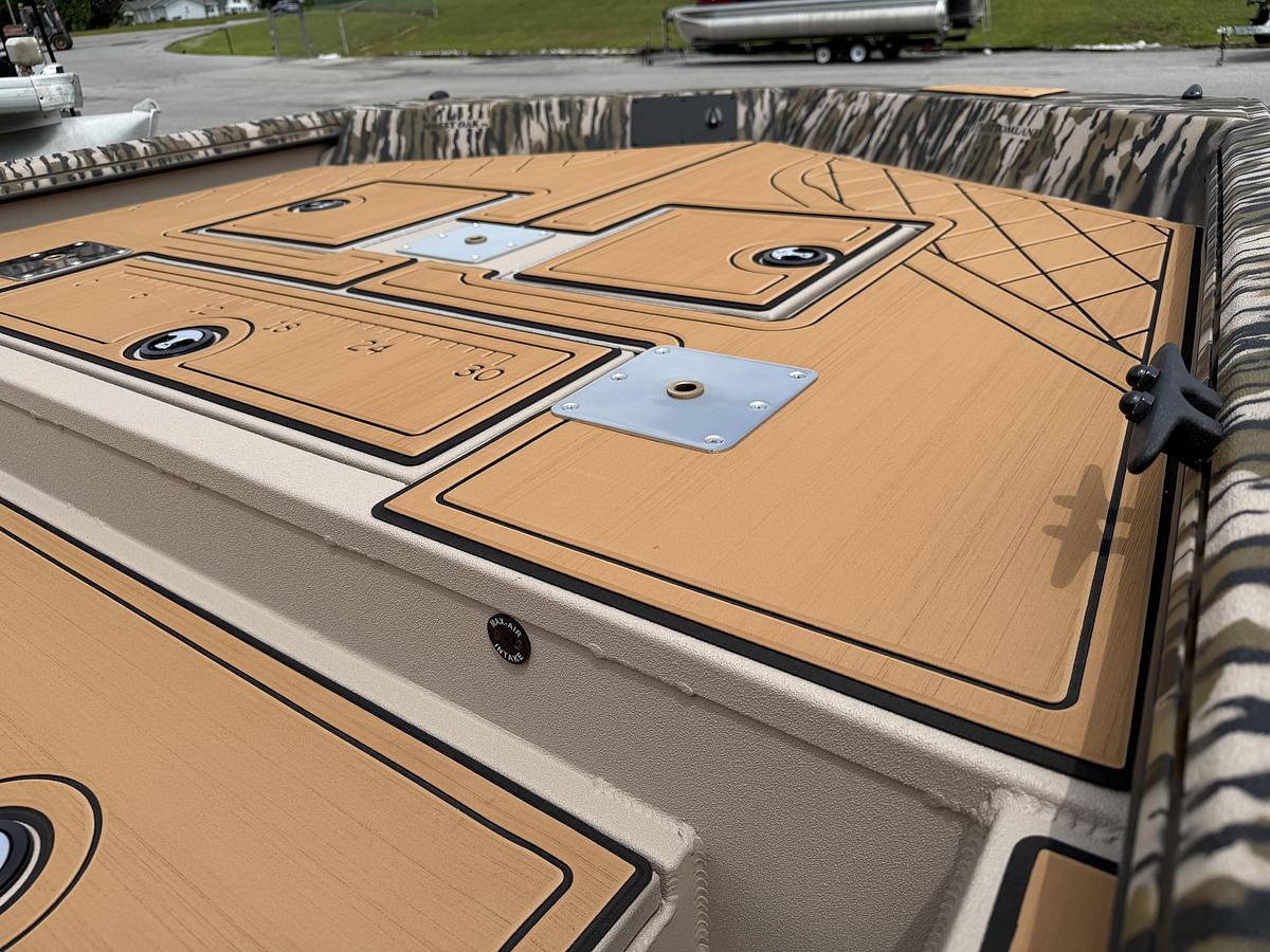 2026 Avid Boats 20CC Rogue