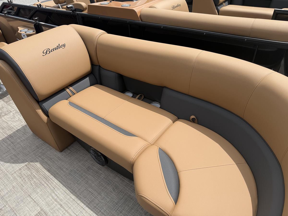 2027 Bentley Pontoons Legacy 223 Swingback